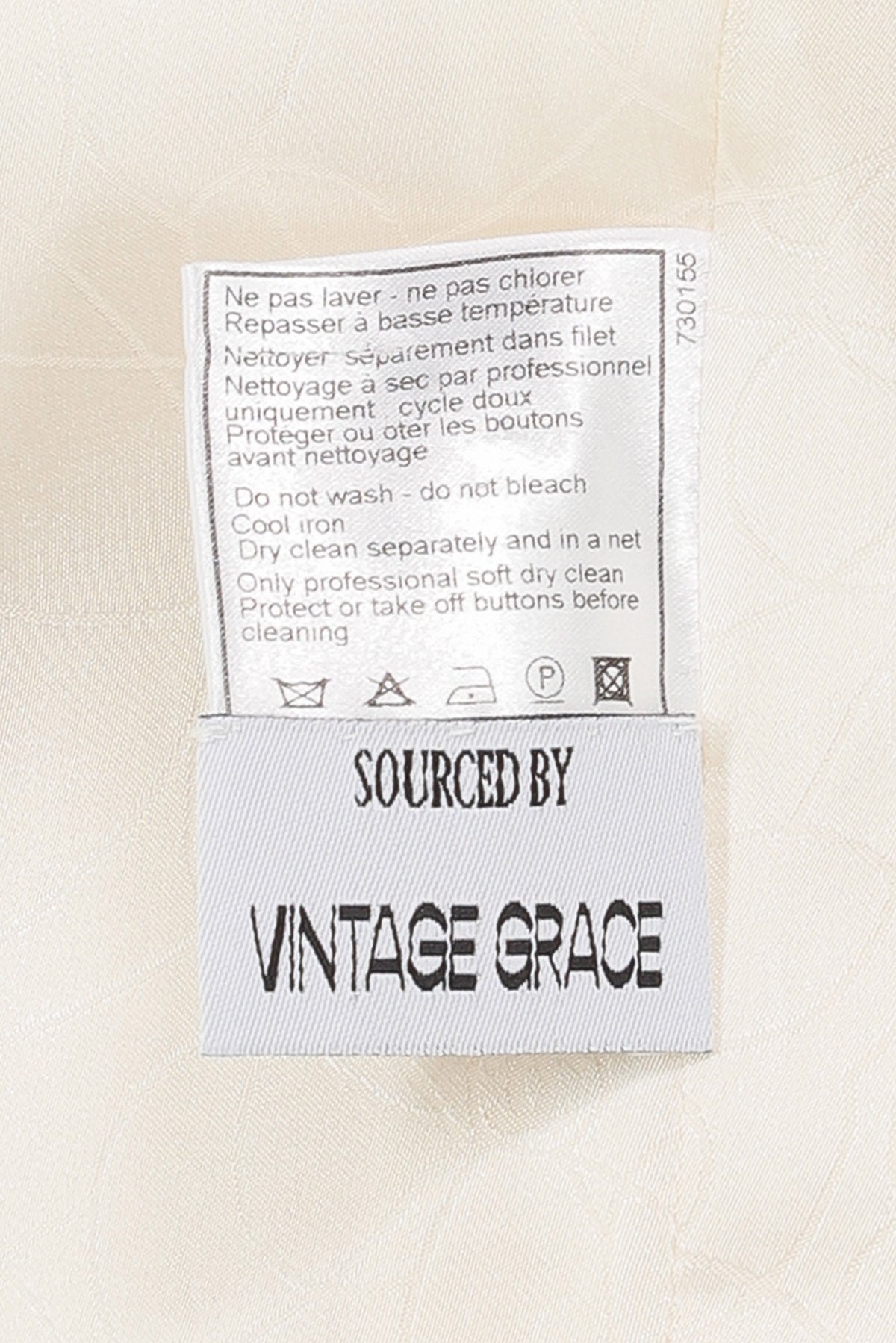 Chanel Vintage White Blazer with CC Crest | Cruise 2005 Collection